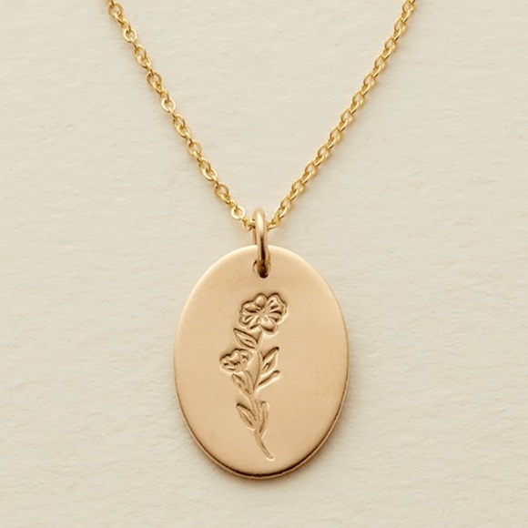 Bohemian Floral Family Engraved Pendant Necklace - Picture 9 of 16